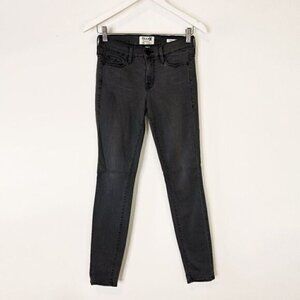 Frame Denim Le Skinny Jeanne Jeans in Greys Inn